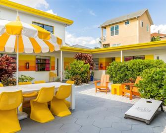 Sunset Inn & Cottages - St. Petersburg - Veranda