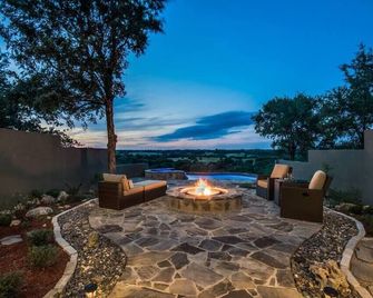 Relax and Enjoy the Views of the Hill Country - Spring Branch - Patio
