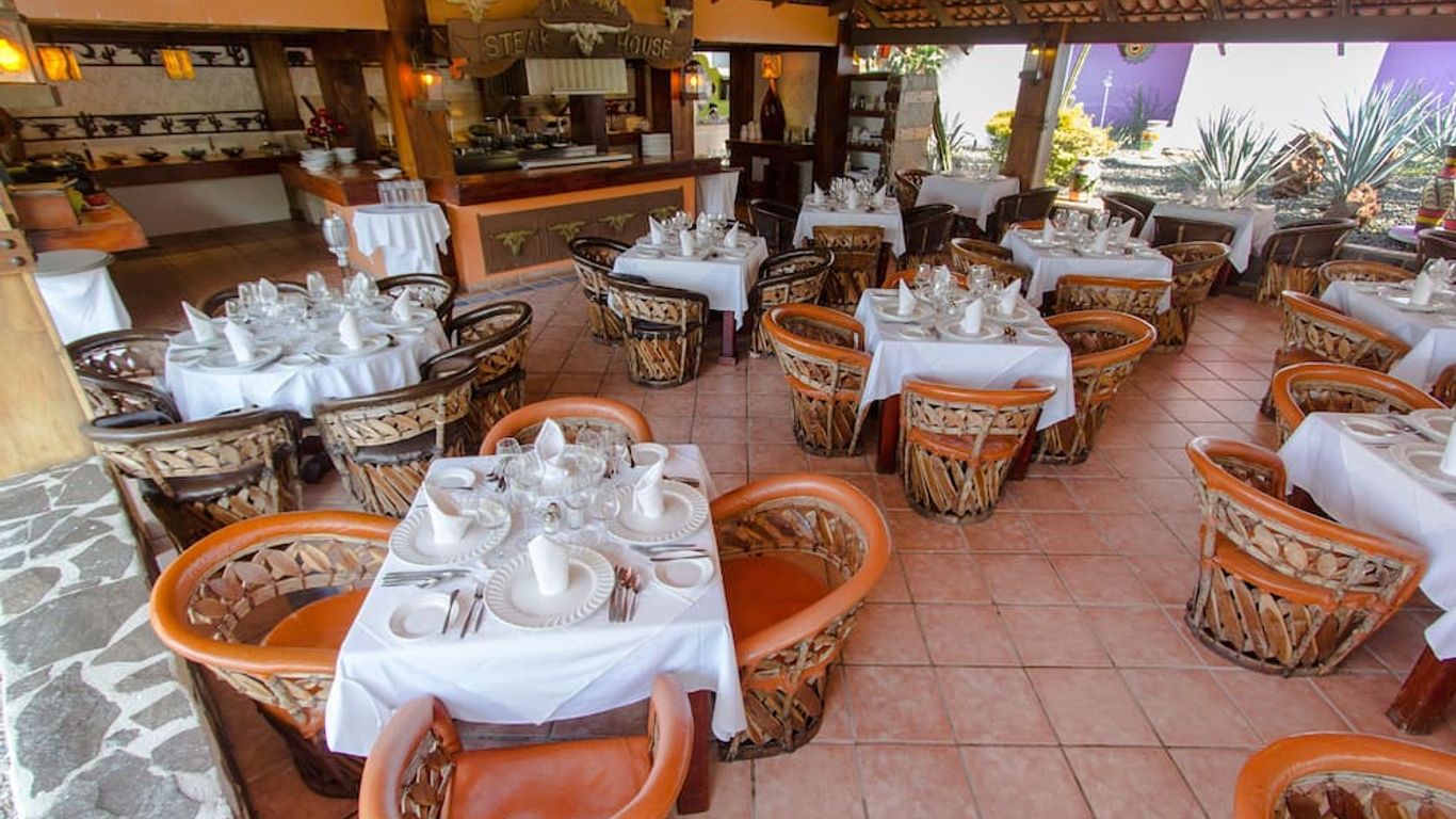 Decameron Los Cocos