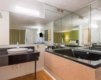 Motel 6 Troy - Troy