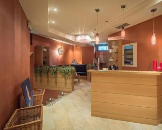 St. Raphael - Madonna di Campiglio - Front desk