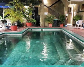 Solimar Inn Suites - Zihuatanejo - Piscina