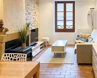 Harmonie en plein cœur du Vieil Annecy - Annecy - Living room