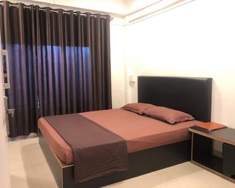 The Pi Hotel Imphal Manipur - 임팔 - 침실