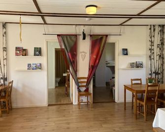 Valle vandrarhem och camping - Lerdala - Restaurante