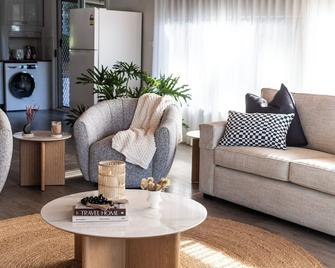 Austinmer Bush to Beach Retreat | EV Charger | Stylish & Serene - Austinmer - Sala de estar