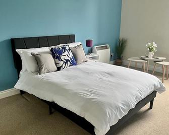 Stylish one bed flat Central Watford with Parking Pass the Keys - Watford - Bedroom
