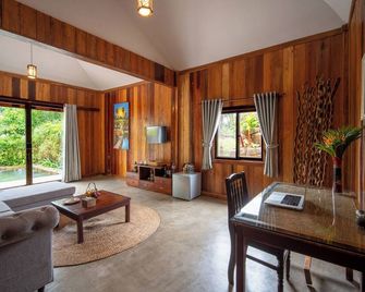 Authentic Khmer Village Resort - Siem Reap - Living room