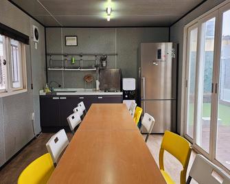 Mido Hostel - Seogwipo - Τραπεζαρία