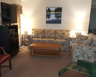 3 Br 2 Ba Home On The Water in Chaz-Access to River-Springs-Gulf of Mexicobr - Homosassa - Soggiorno