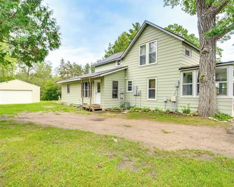 Charming Long Lake Home w/ Dock on 2 Acres! - Park Rapids - Budova