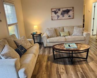 Cozy Cottage - Campbellsville - Wohnzimmer