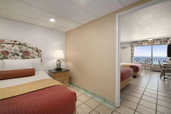 Days Inn By Wyndham Panama City Beach Ocean Front 46 2 4 0