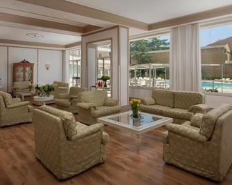 NH Caltagirone Villa San Mauro - Caltagirone - Sala de estar