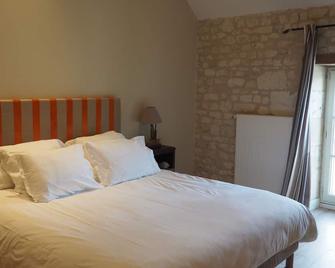 La Tour - Perfect cottage for a couple or couple with a baby - La Roche-Clermault - Habitación