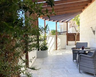 Kyklades Resort & Spa - Protaras - פטיו