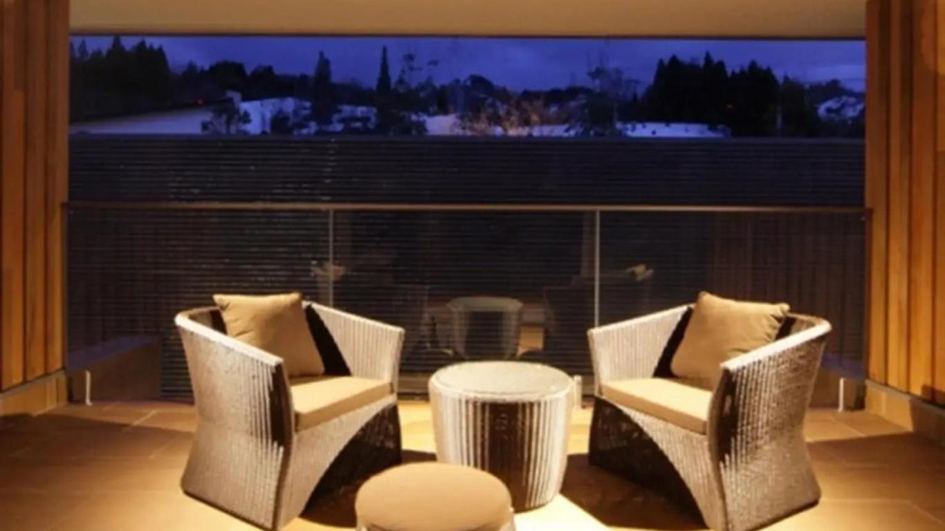 Four Seasons Yuzawa Quattro