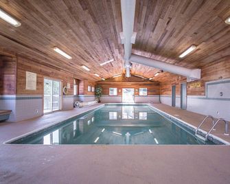 Quality Inn Merritt - Merritt - Pool