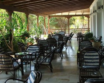 Irinna Hotel - Svoronata - Patio