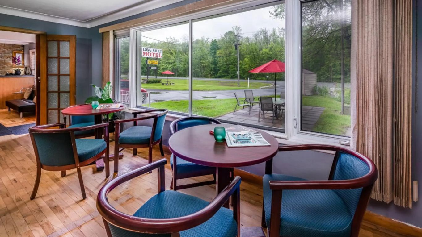Long Sault Motel