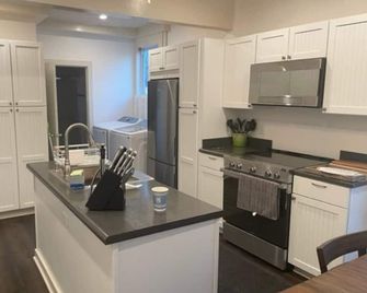 Downtown | Waterfront | Walk to Shops - Williamstown - Kitchen