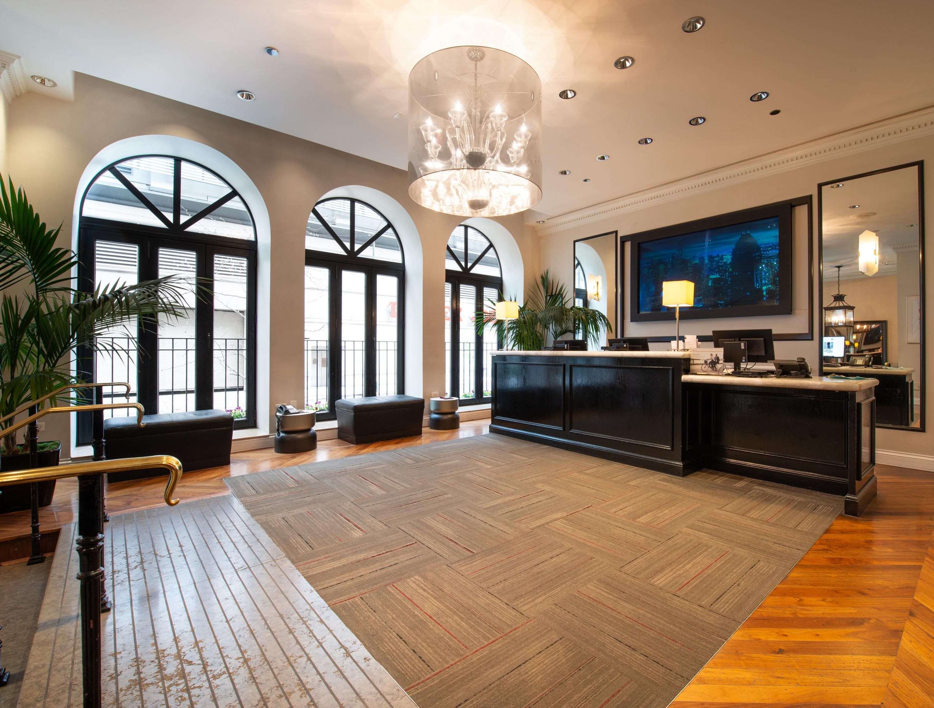 Holiday Inn Express Chicago - Magnificent Mile By IHG thumbnail 3