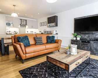 2 Pensyflog Barns, Pet Friendly, Luxury Holiday Cottage In Porthmadog - Porthmadog - Wohnzimmer