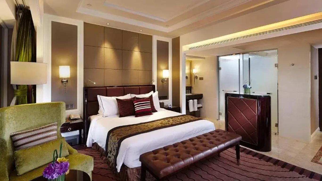 Legend International Hotel
