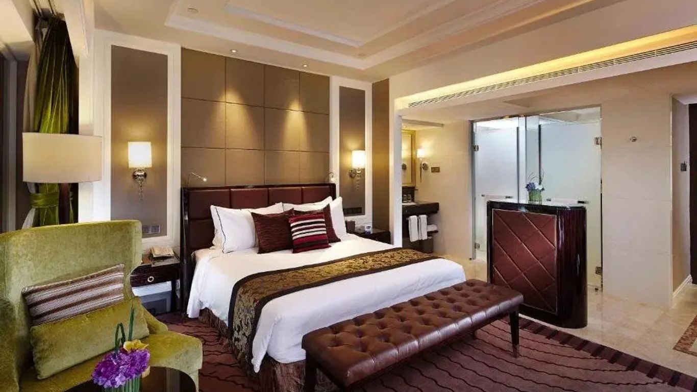 Legend International Hotel