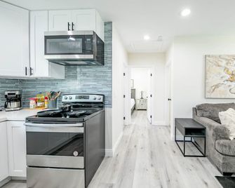 Cozy home 2bed near DTLA w/Parking - Alhambra - Kitchen
