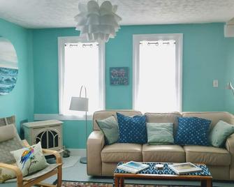 The Perch - Walk to Town & the Ocean - Rockland License STR25-53 - Rockland - Living room