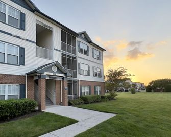 1st Floor Beach-town Condo. We are Pet Friendly! - Lewes - Building
