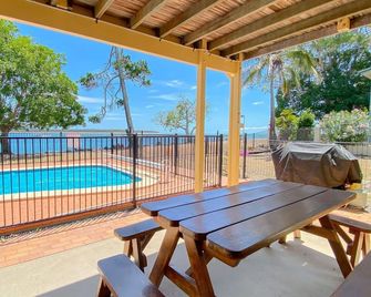 Ocean Shores Down - Burrum Heads- Riverfront - Pool - 2br - Howard