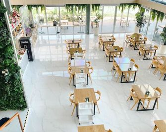 at Pream and Chan resort - Buri Ram - Restaurante