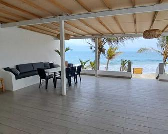Las Fragatas de Punta Mero - El Plátano - Patio