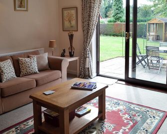 1 bedroom accommodation in Polstead - Colchester - Living room