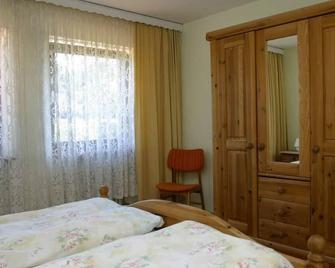 Gästehaus Steiger - Bad Birnbach - Schlafzimmer