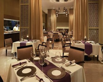 Novotel Visakhapatnam Varun Beach - Visakhapatnam - Ristorante