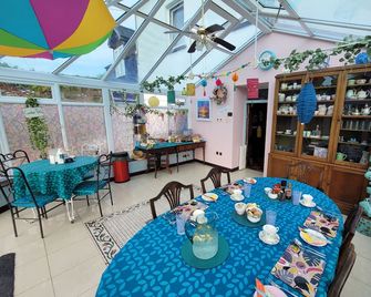 Hideaway Escapes B&b, Holiday Cottage - Narberth - Restaurant