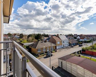 Suite For 5 People - Bray-Dunes - Balcon