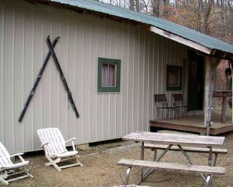 Luminous Cabin Nestled Among Nature in Indiana - Nashville - Binnenhof
