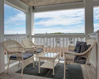 Cape Cod Harbor House Inn - Hyannis - Balcony