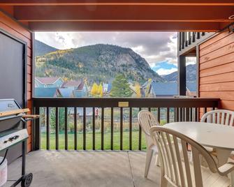 Walkable Frisco Condo Mtn Views and Shared Hot Tub! - Frisco - Balcón