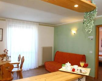 Hotel Montana - Fai della paganella - Wohnzimmer