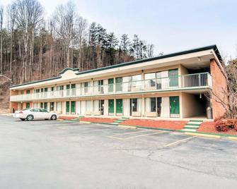 Econo Lodge Martinsville - Martinsville - Budynek