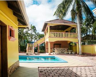 Tela beach house - Tela - Piscina