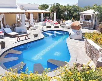 Hotel Oasi - Panarea - Pool