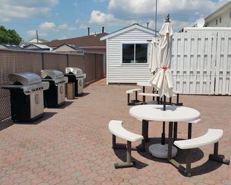 The Amethyst Beach Motel - Point Pleasant Beach - Uteplats