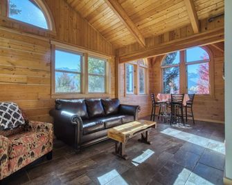 Mt. Joseph Lodge In Downtown Joseph: Unit #7 - Joseph - Sala de estar
