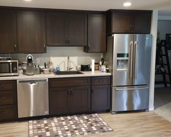 A Spacious Homey Place To Be/ Shared property with Owner . - Onalaska - Kitchen